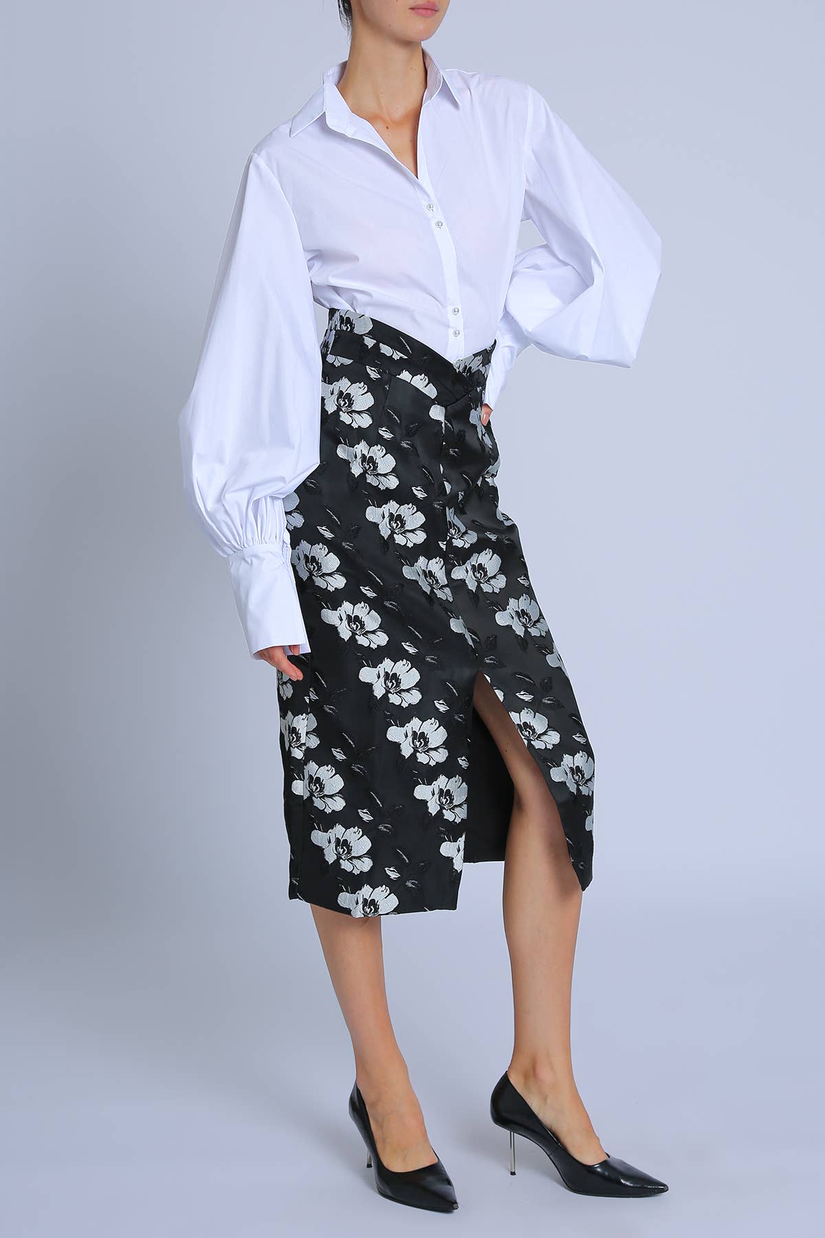 V-Neck Cut Collar Puff Blouse PC2530
