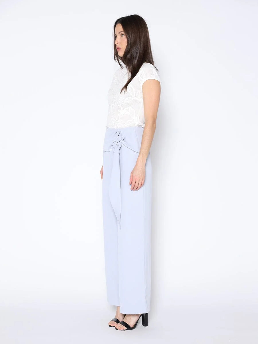 Top bordada & delicada