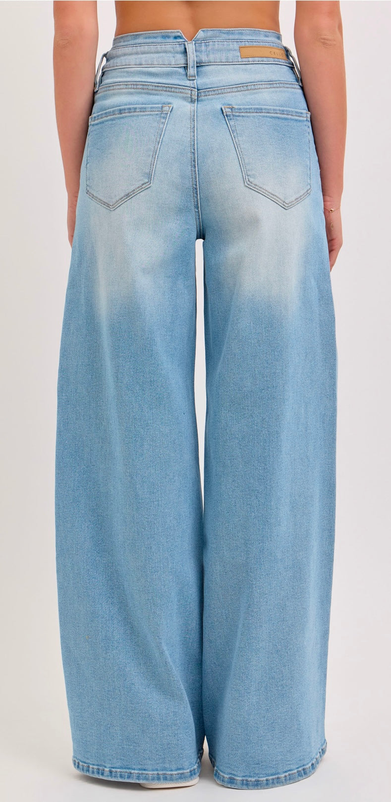 High rise Wide light wash jeans