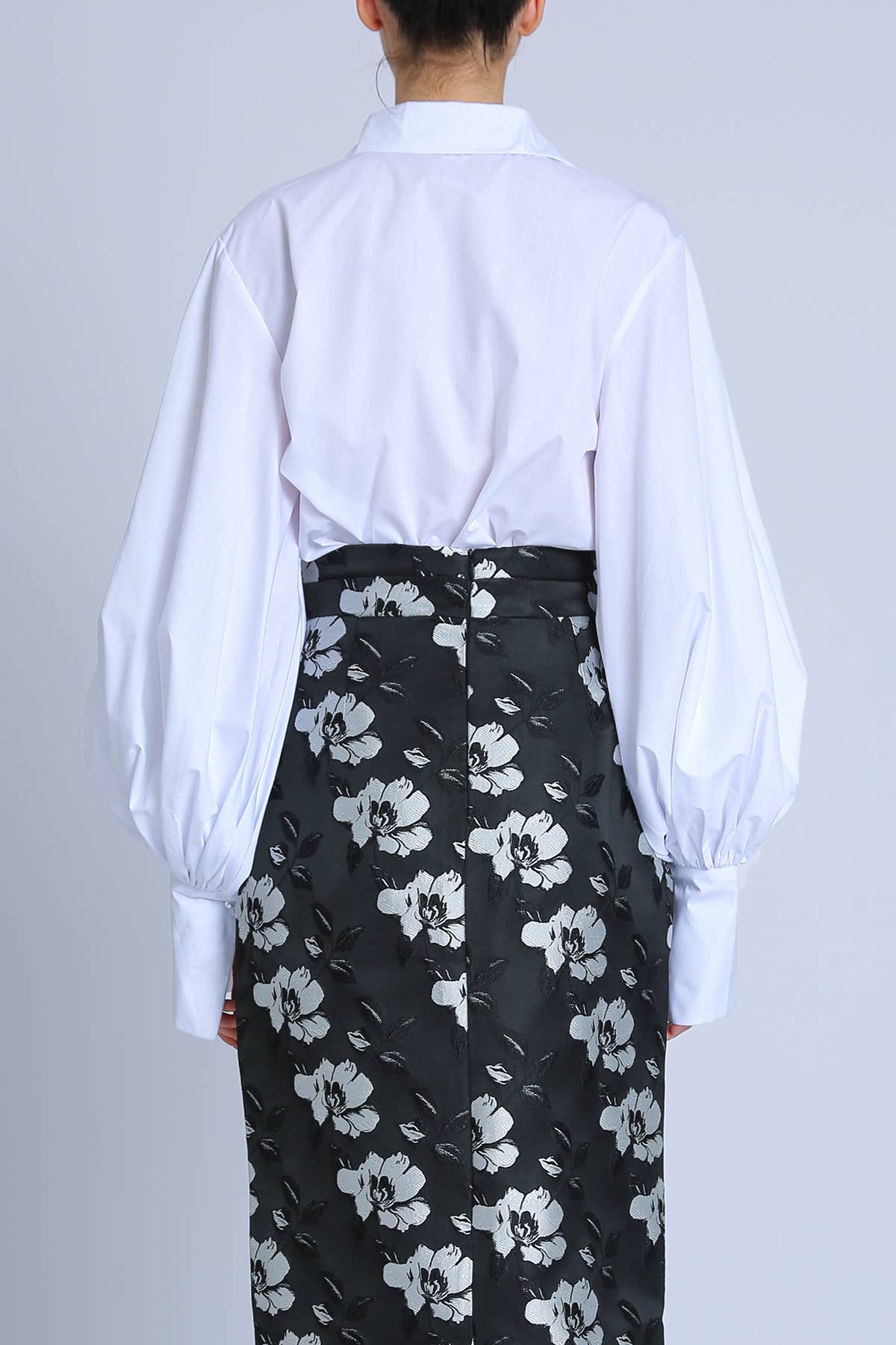 V-Neck Cut Collar Puff Blouse PC2530