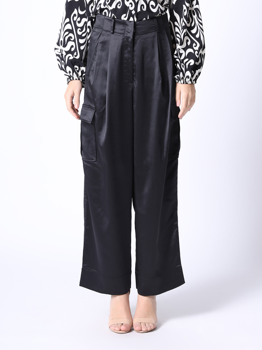 Pantalón negro satinado