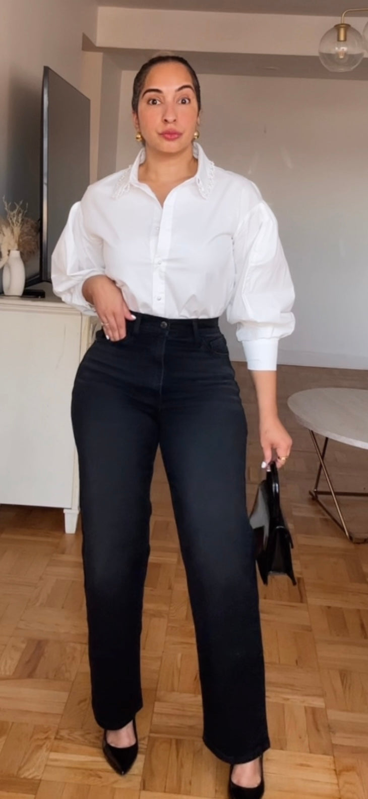 White top pearl collar