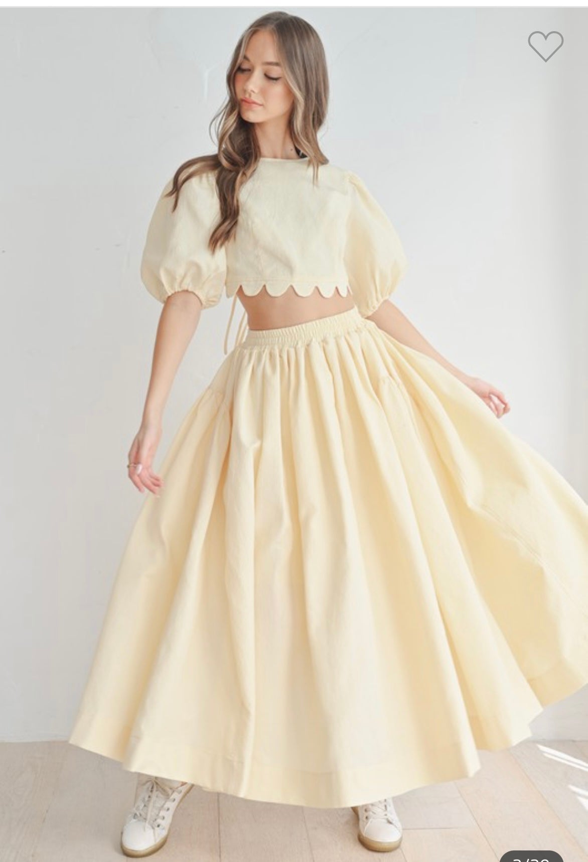 Conjunto amarillo claro