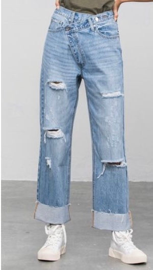 Vaqueros cruzados con lavado medio