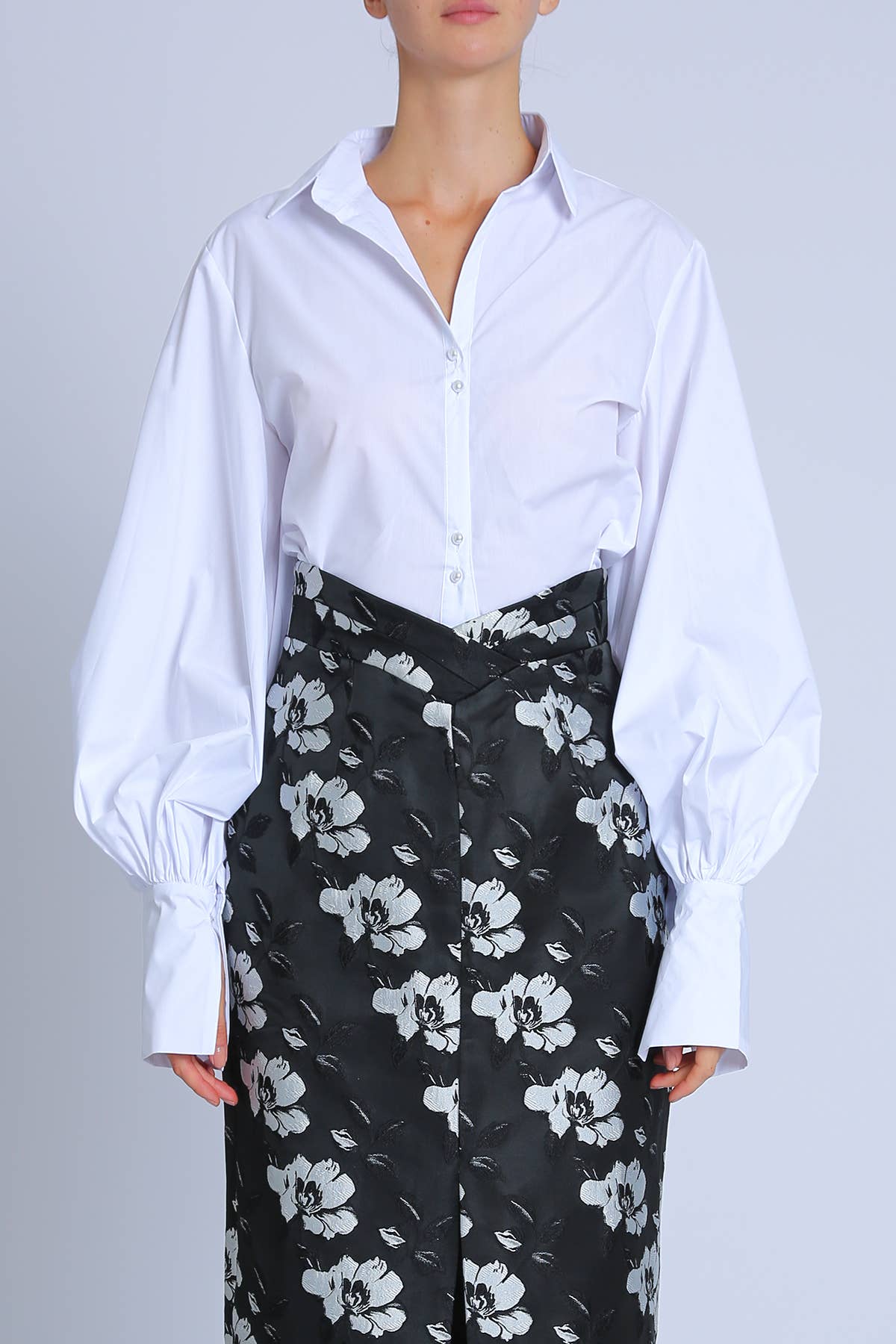 V-Neck Cut Collar Puff Blouse PC2530
