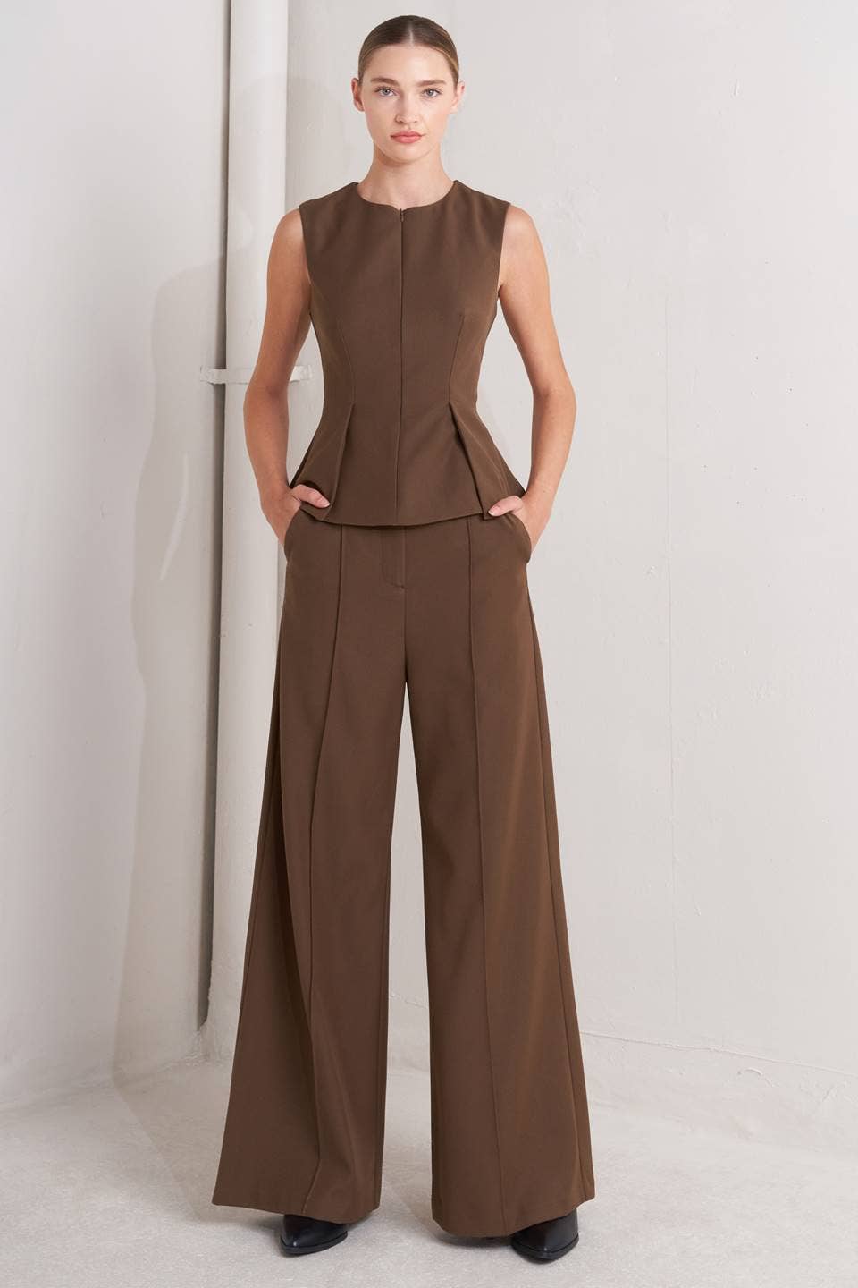A solid woven top - FT1584 BROWN